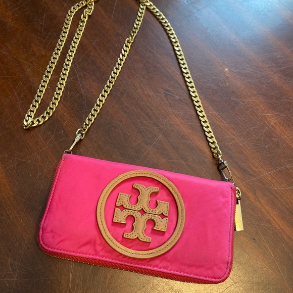 Tory Burch Handbags - Tory Burch Hot Pink Crossbody Wallet with Gold Chain